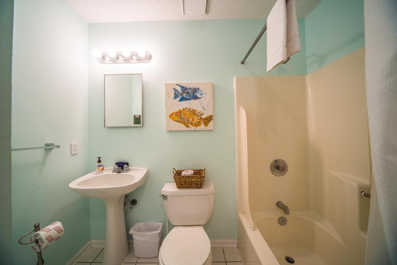 Salty Shack Unit C - Salty Shack - Dog Friendly Home - Across From The Beach - Central Location! Folly Beach Zewnętrze zdjęcie